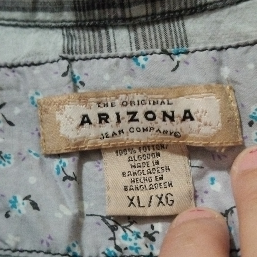Original Arizona Jean company women's button-down plaided white black size XL
